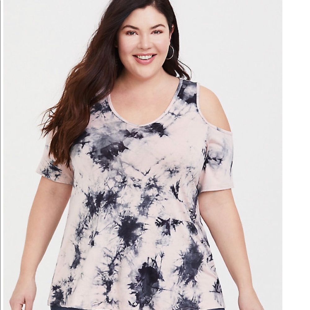 Torrid Cold Shoulder Top Size 0x NWT